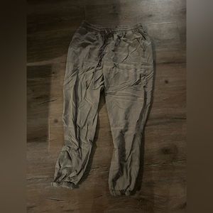 Flowy khaki pants, new with tags